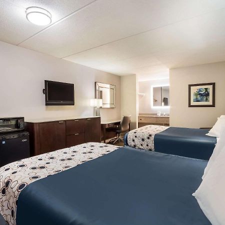 Rodeway Inn Гринвуд Экстерьер фото