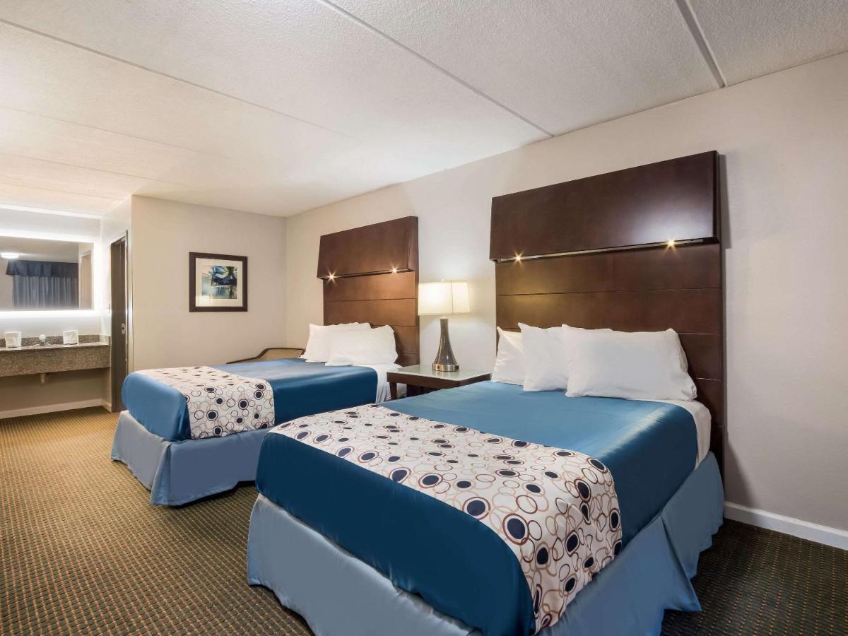 Rodeway Inn Гринвуд Экстерьер фото
