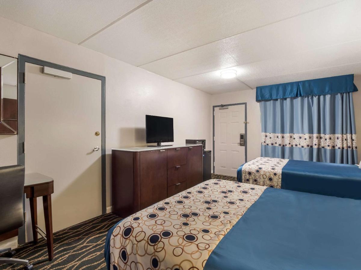 Rodeway Inn Гринвуд Экстерьер фото